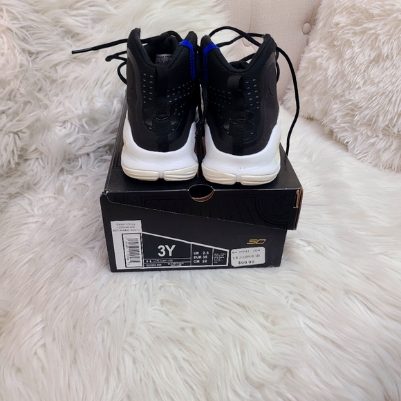 Curry 4 - Picture 2 of 4